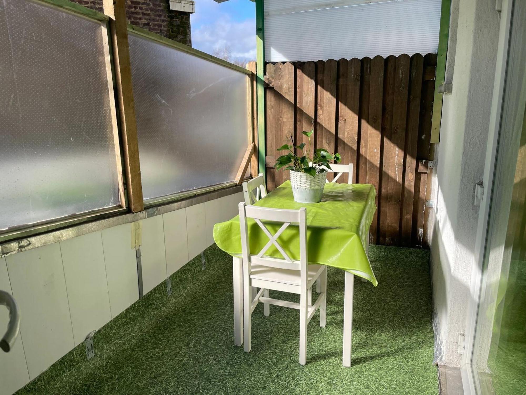 Appartamento With Furnished Terrace And Wifi At Charleroi